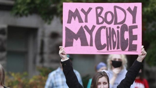 cbsn-fusion-federal-judge-orders-texas-to-temporarily-suspend-controversial-abortion-law-thumbnail-810377-640x360.jpg 