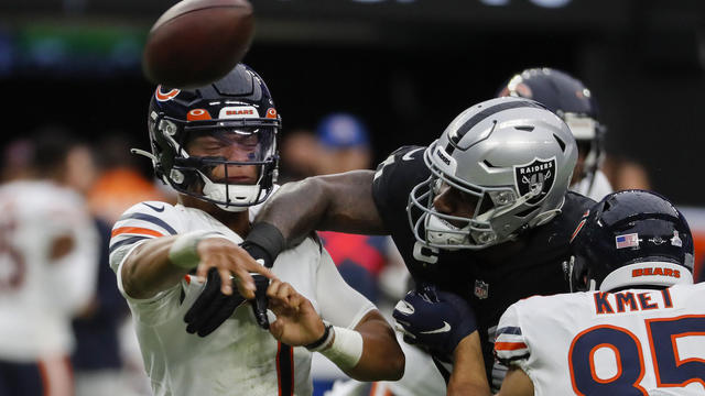 Fields throws 1st TD pass, Bears' defense dominates in Vegas - The San  Diego Union-Tribune