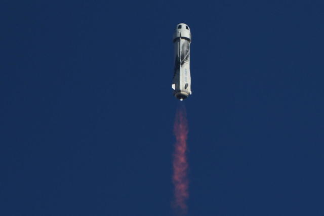 In a Blue Origin Rocket, William Shatner Finally Goes to Space