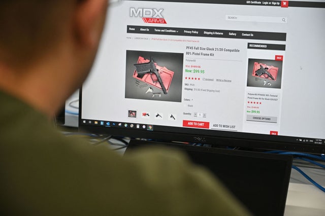 US-CALIFORNIA-GUNS-CRIME 