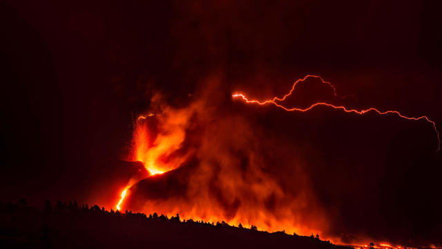 Lava Flows From The Cumbre Vieja Volcano 