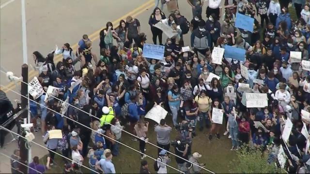 Denton-Guyer-High-School-students-protest-in-wake-of-alleged-on-campus-sexual-assault-3.jpg 