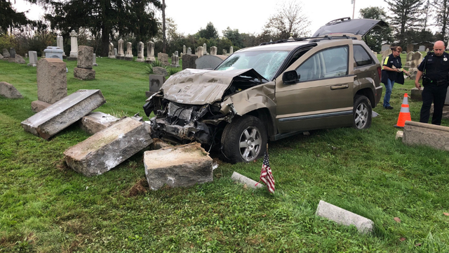 cranberry-car-into-cemetery.png 