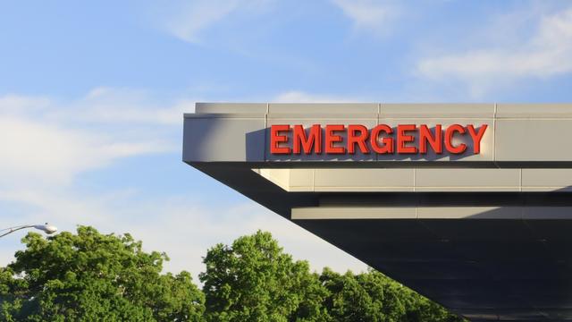 Overhead generic emergency sign at a hospital 