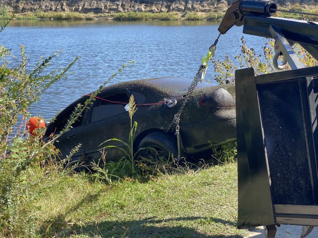 Recovering car from lake 
