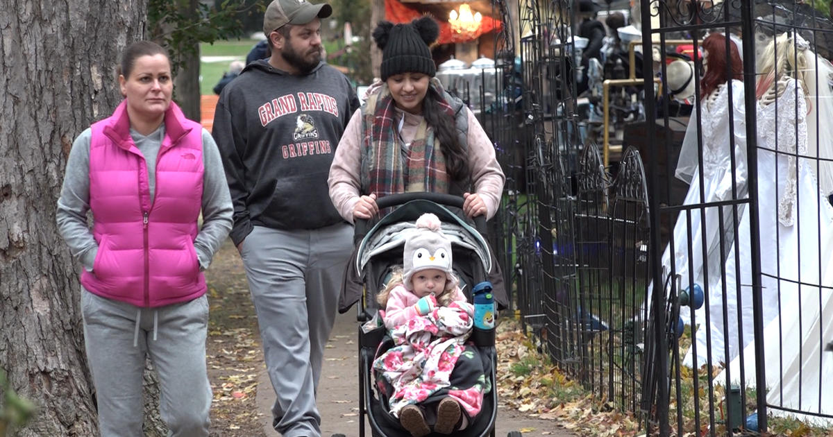 Tillson Street's Halloween Displays Draws Thousands CBS Detroit