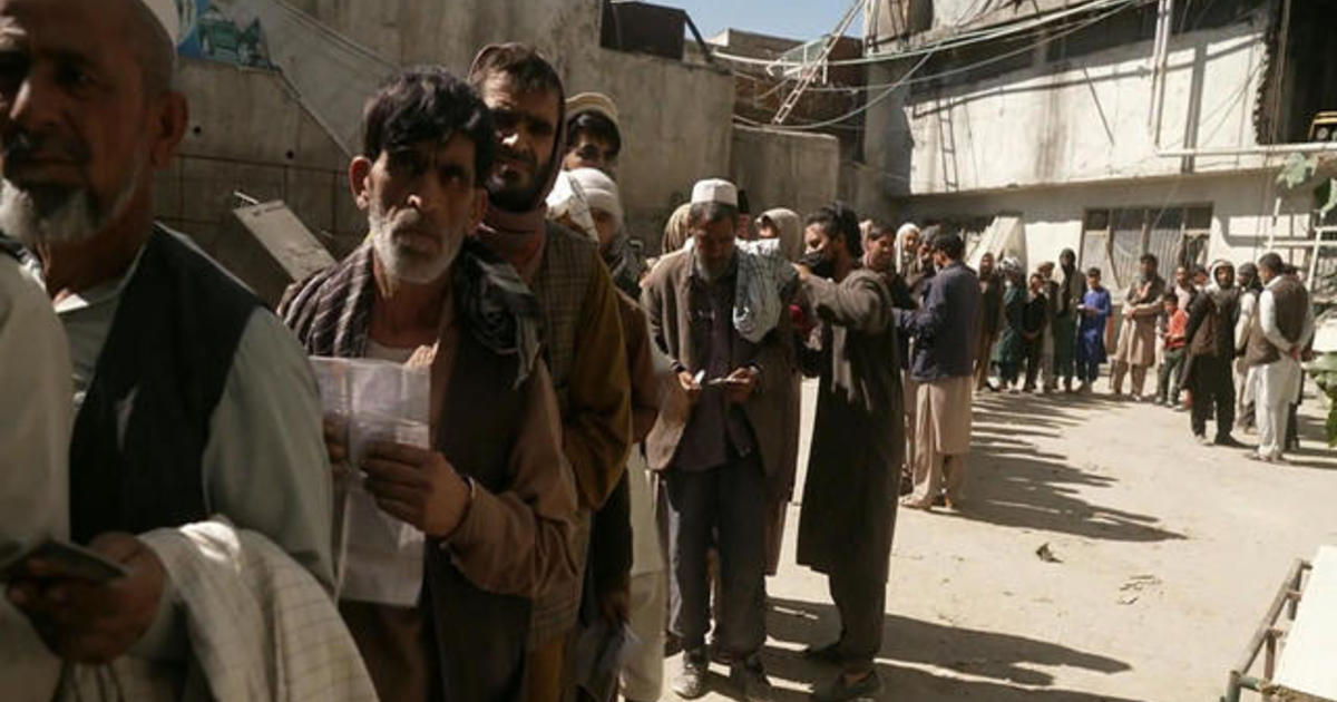 Afghanistan's economy is on the brink of collapse - CBS News
