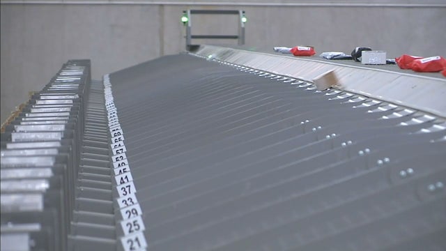 USPS SORTING MACHINE.transfer_frame_663