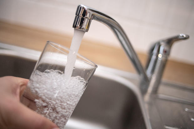 faucet glass Water consumption in the household 
