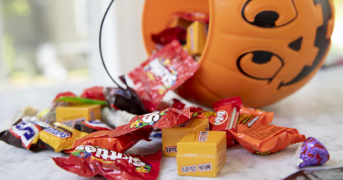 Хелоуин наближава и много домакинства вече се запасяват с бонбони