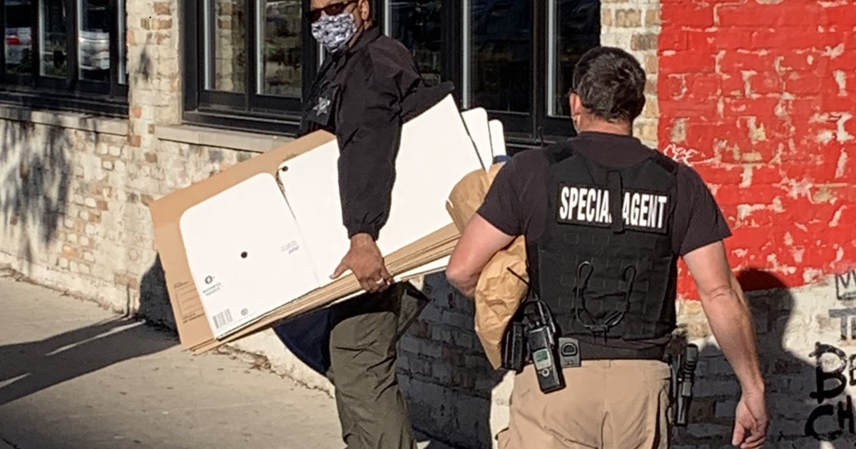 Investigators Raid Three Locations Of Parlor Pizza Restaurant Cbs Chicago 6085
