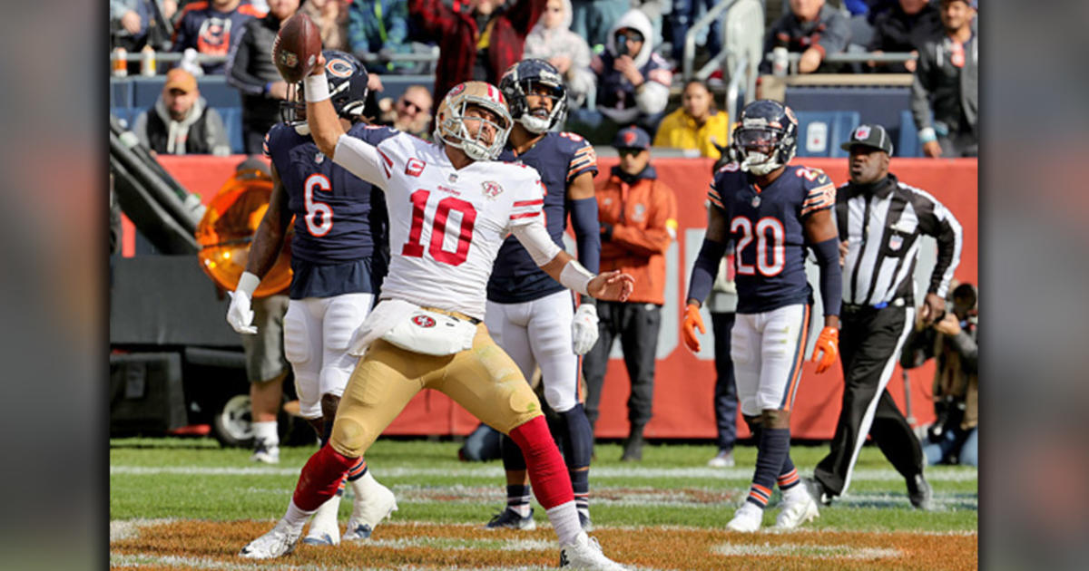 Jimmy Garoppolo leads way as 49ers beat Bears 33-22 to stop slide