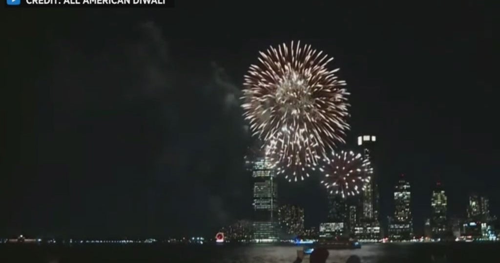 Fireworks Over Hudson River Mark Eve Of Diwali CBS New York