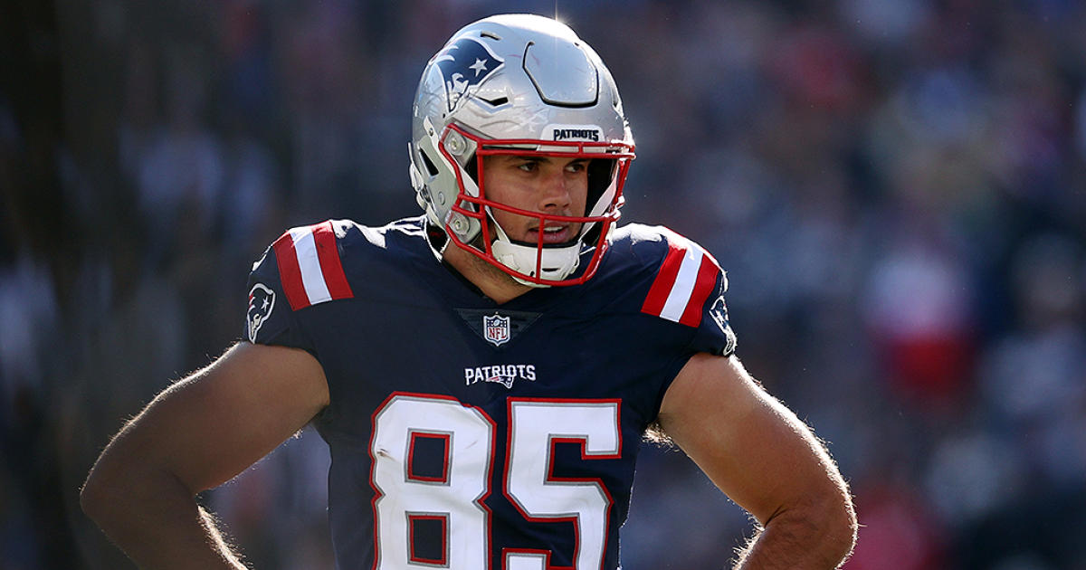 Hunter Henry Scores Two More Touchdowns For Patriots In Week 10 Blowout Win  Over Browns - CBS Boston