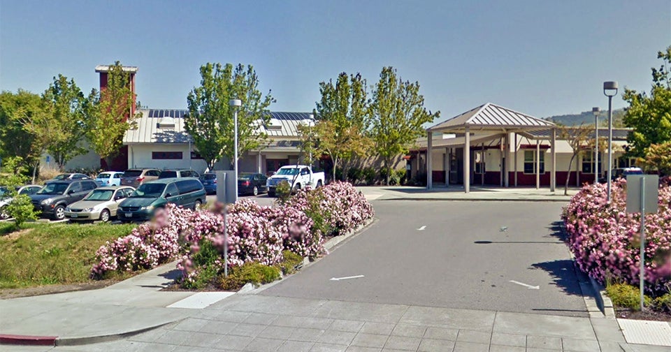 petaluma-police-say-bomb-threat-made-against-junior-high-school-cbs