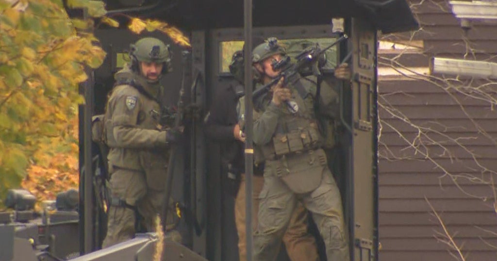 Man Arrested After 5Hour Standoff In Holbrook CBS Boston