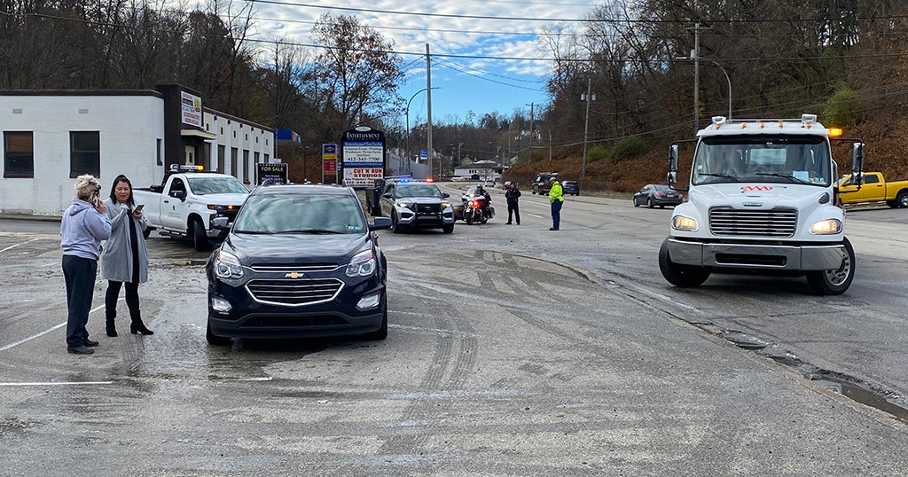 Water Main Break Closes Portion Of Banksville Road - CBS Pittsburgh