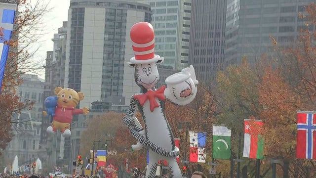12VO_AREID_THANKSGIVING-PARADE.transfer_frame_939.jpg 
