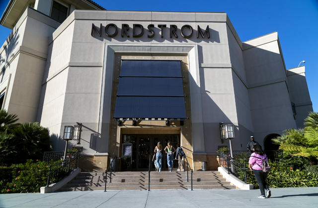Dozens of thieves ransack Nordstrom at Canoga Park mall – Daily News