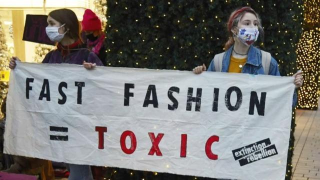 cbsn-fusion-black-friday-protests-blame-environmental-and-social-challenges-on-consumerism-thumbnail-843611-640x360.jpg 