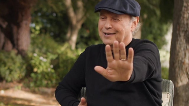 billy-crystal-heisman-trophy-1280.jpg 