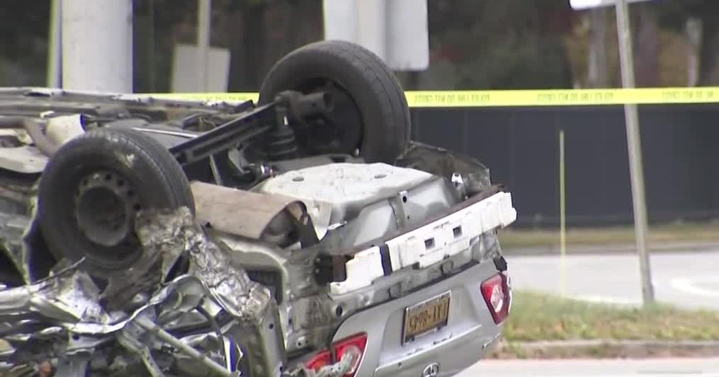 Police 2 Women Killed In SingleCar Crash In North New Hyde Park CBS