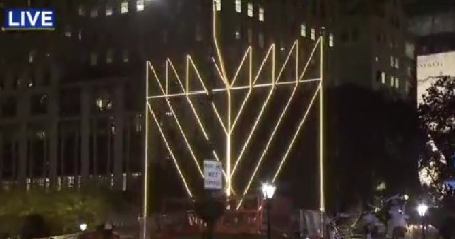 World's Largest Menorah Lit In New York City To Mark Start Of Chanukah CBS New York