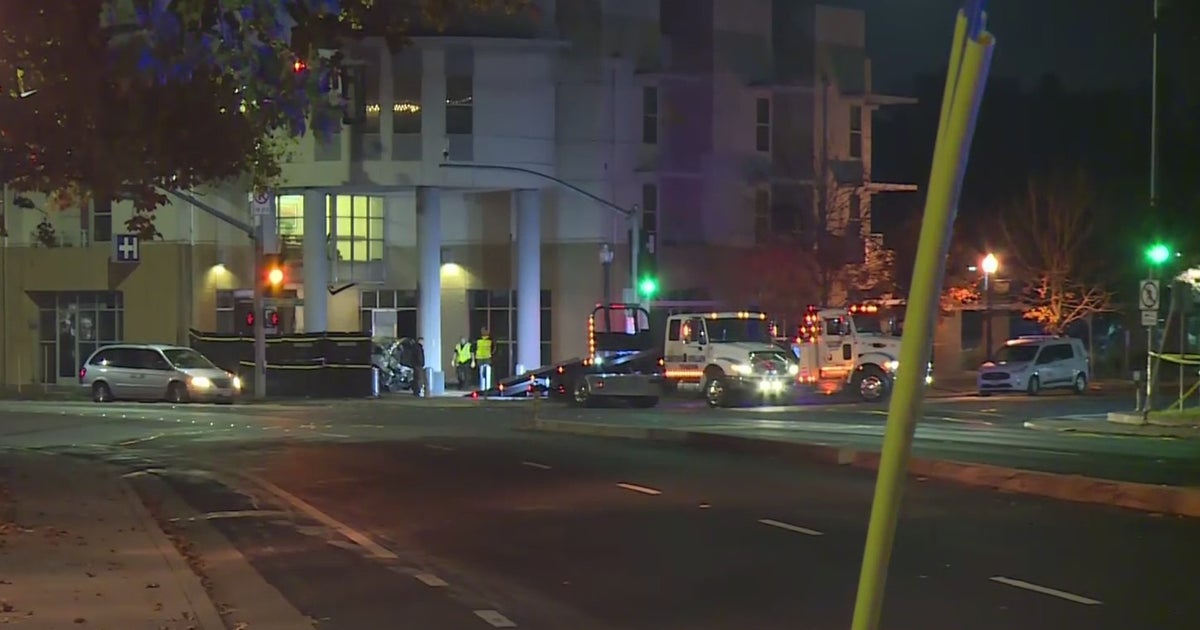 Man, 64, Dies After Car Crashes Into Building On Broadway In Sacramento ...