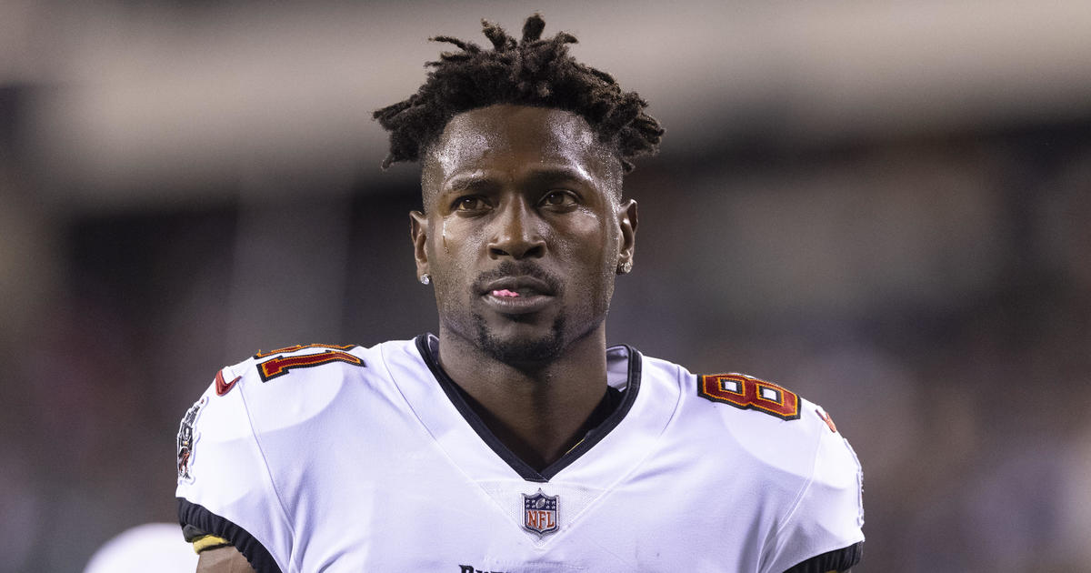 Antonio Brown Says He Won't Play In NFL