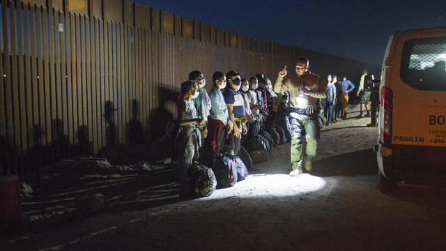 Asylum seekers cross the Arizona border 