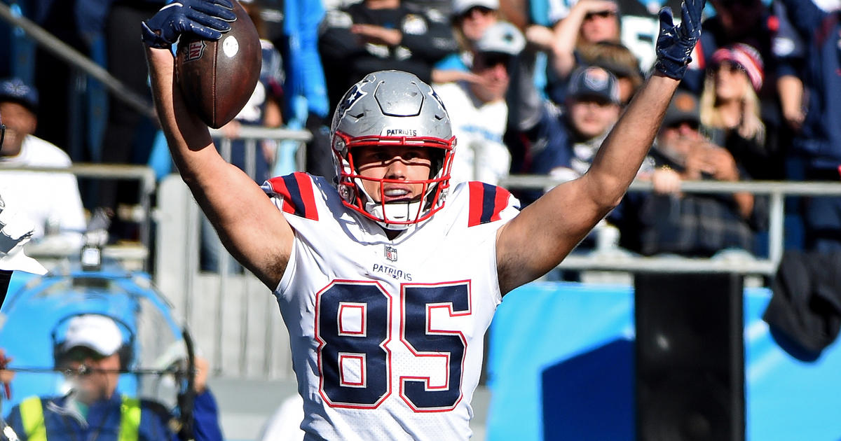 Hunter Henry Looking To Build Off Successful -- And Healthy -- First Season  With Patriots - CBS Boston