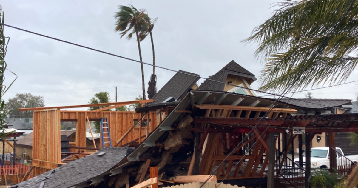 Roof Of Two-Story Sacramento Home Being Built Collapses - CBS Sacramento