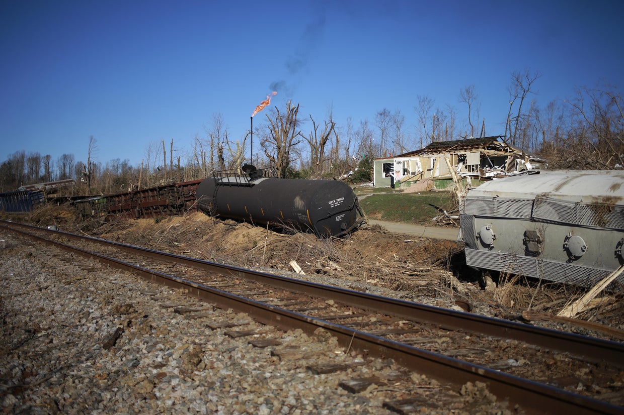 Photos Deadly tornadoes leave destruction across Kentucky, Illinois
