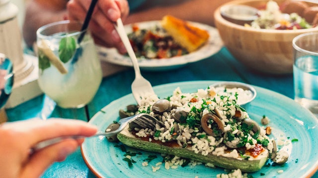 Couple eating healthy food 
