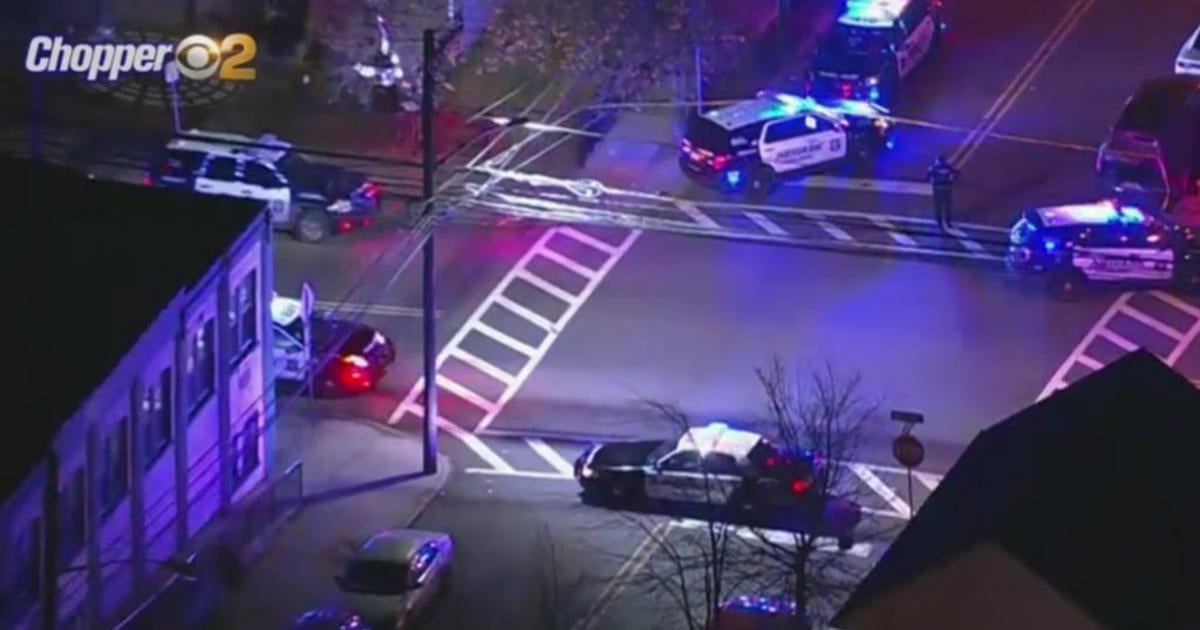 Newark Police Officer Shot, Suspect In Custody - CBS New York