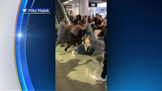 Miami-International-Airport-Officer-Scuffle-vid.jpg 