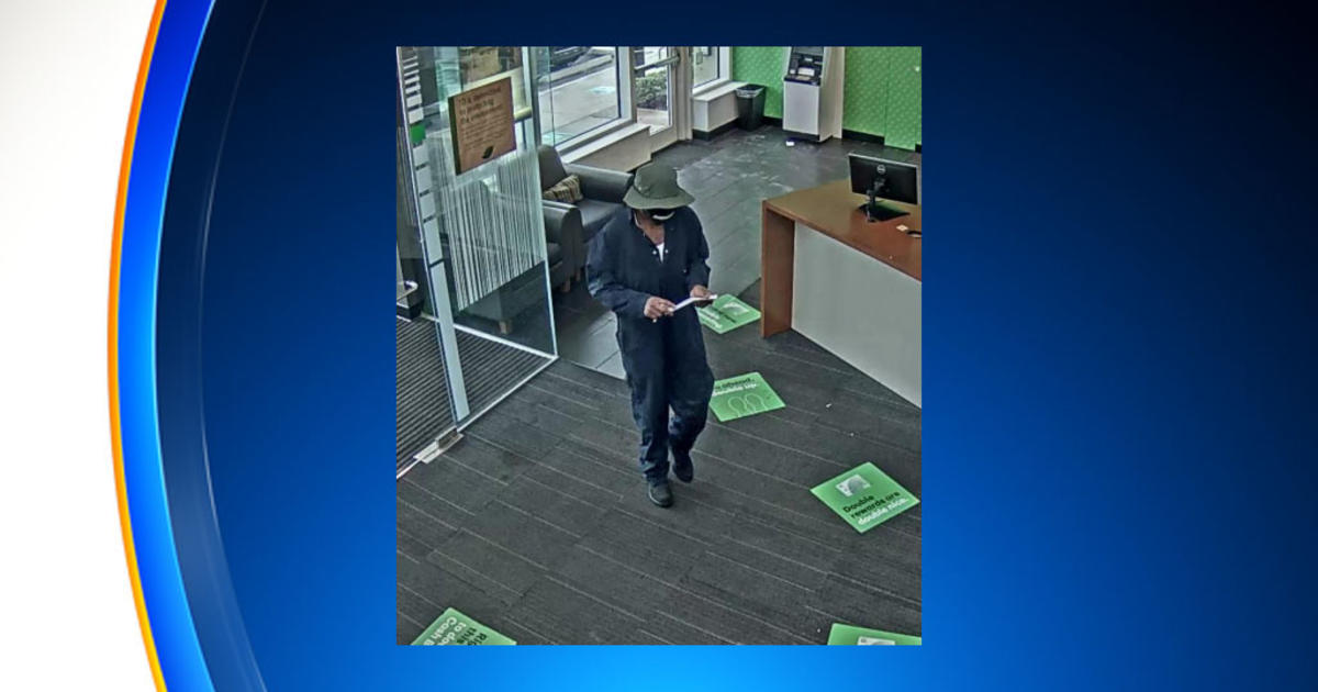 Do You Recognize This Man Fbi Releases Photos Of Hollywood Bank Robbery Suspect Cbs Miami