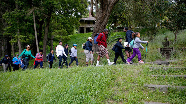 hiking-angelisland.jpg 