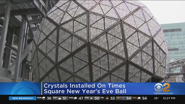 new-years-eve-ball-crystals.jpg 