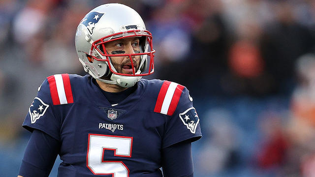 Report: Patriots to place Brian Hoyer on COVID-19/reserve