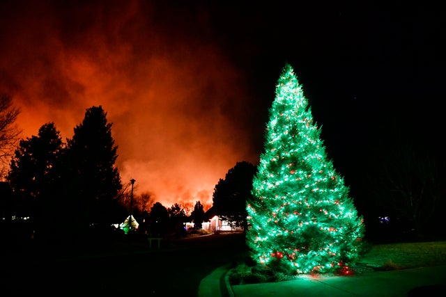 Wildland fire in Boulder county burning hundreds of structures. 