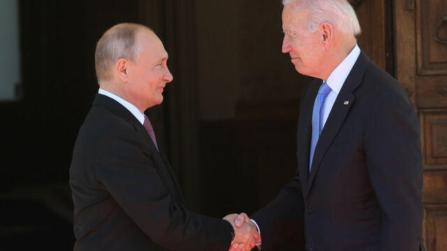 cbsn-fusion-biden-discuss-ukraine-tensions-with-russian-president-vladimir-putin-thumbnail-864982-640x360.jpg 