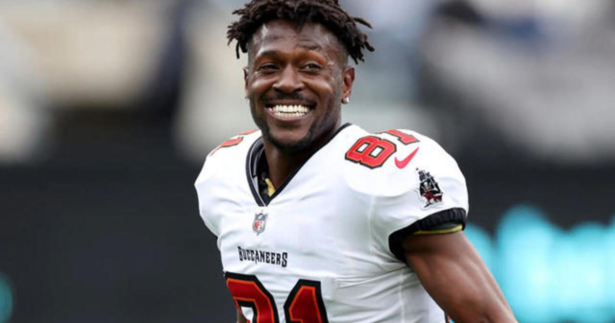 Bucs release wide receiver Antonio Brown, Sports