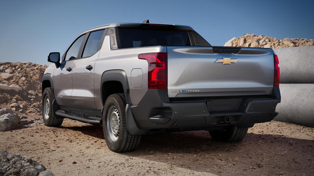 2023 Chevy Colorado Ev Gm Unveils Silverado Ev As Electric And Self Driving Vehicles Take Center Stage At Ces Cbs News