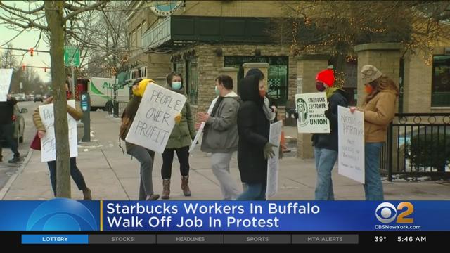 buffalo-starbucks-workers-protest.jpg 