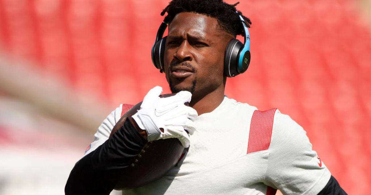 NFL news 2022: Axed NFL star Antonio Brown accuses Tampa Bay Buccaneers of  injury cover up, statement