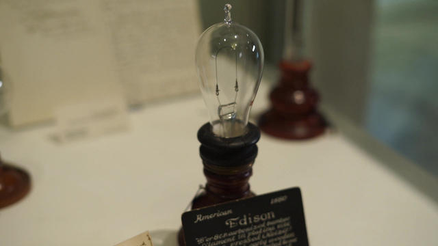 1880edisonlightbulb-874668-640x360.jpg 