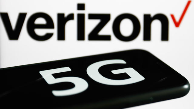 5G In The United States Photo Illustrations 