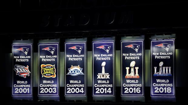 Patriots Super Bowl banners 