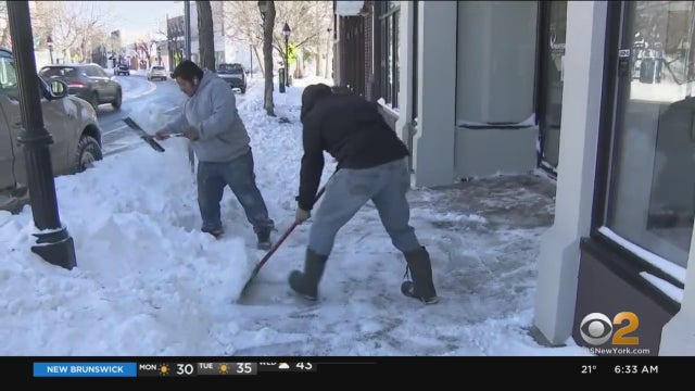 long-island-blizzard-cleanup-snow-shoveling.jpg 
